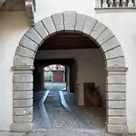 Cividale Centro - Historic Apt With Free Private Parking Appartement
