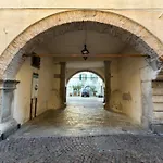 Apartment Historic Downtown 2 Bedrooms & Private Parking *