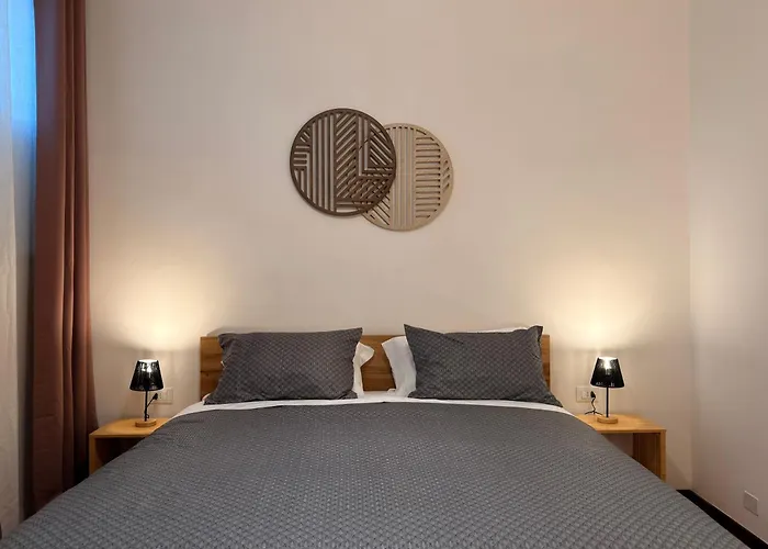 Historic Downtown 2 Bedrooms & Private Parking Apartman *