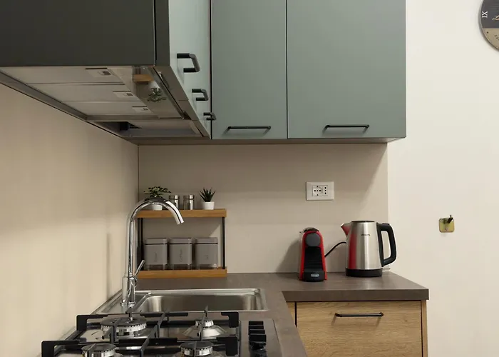 Historic Downtown 2 Bedrooms & Private Parking *