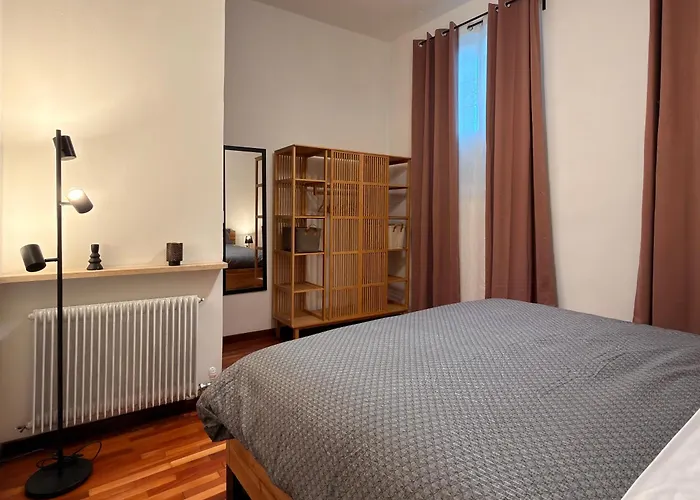 Apartman Historic Downtown 2 Bedrooms & Private Parking