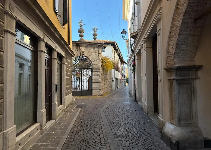 Apartman Historic Downtown 2 Bedrooms & Private Parking *