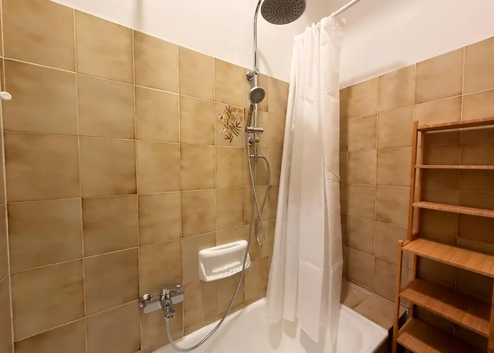 Historic Downtown 2 Bedrooms & Private Parking Apartman *