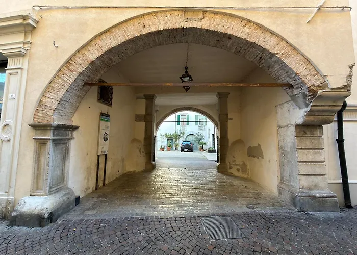 Apartman Historic Downtown 2 Bedrooms & Private Parking *